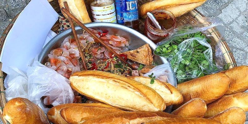 bánh mì kẹp bánh bột lọc