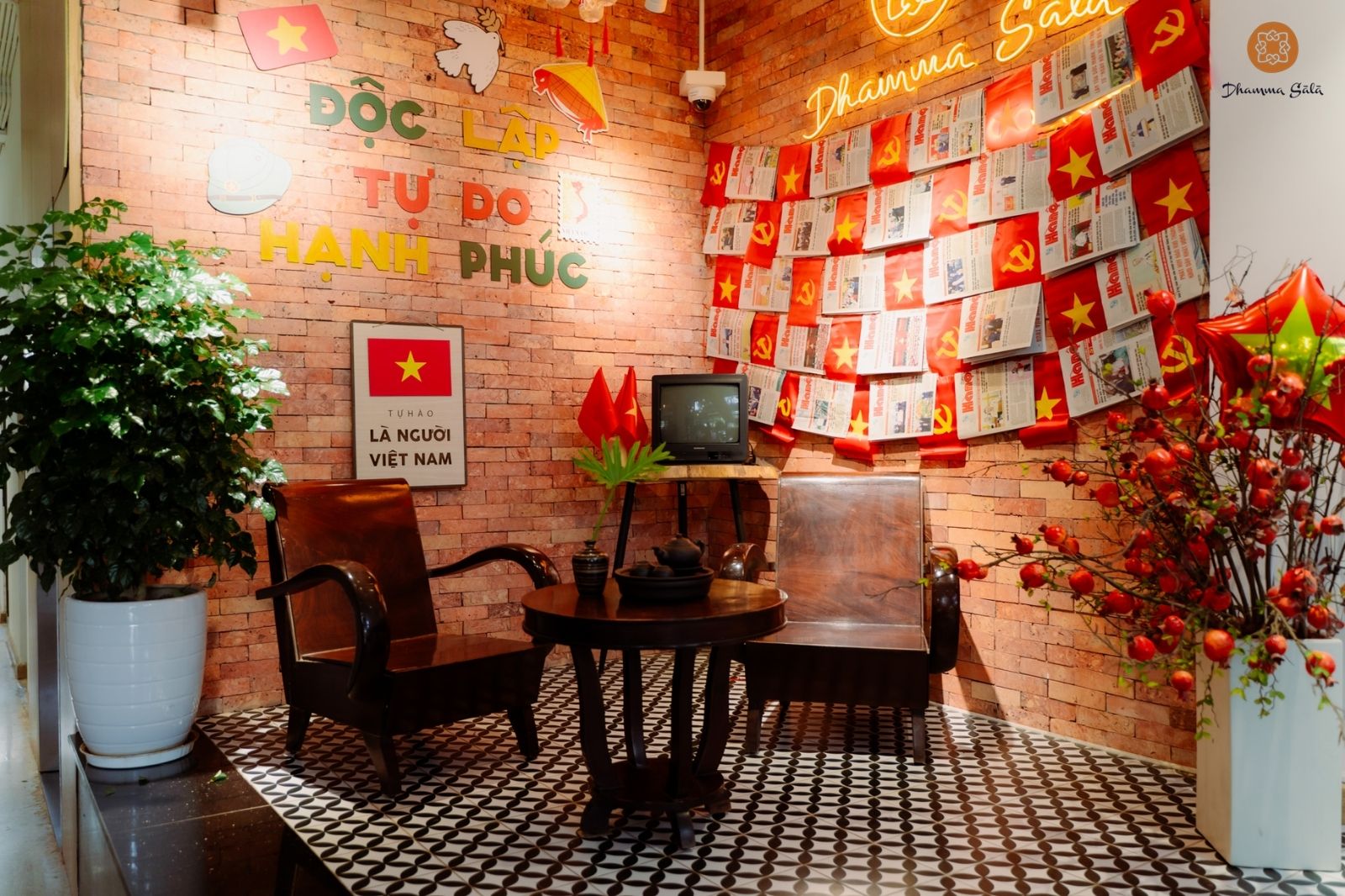 Nhiều góc check-in ấn tượng mang đậm dấu ấn tinh thần yêu nước