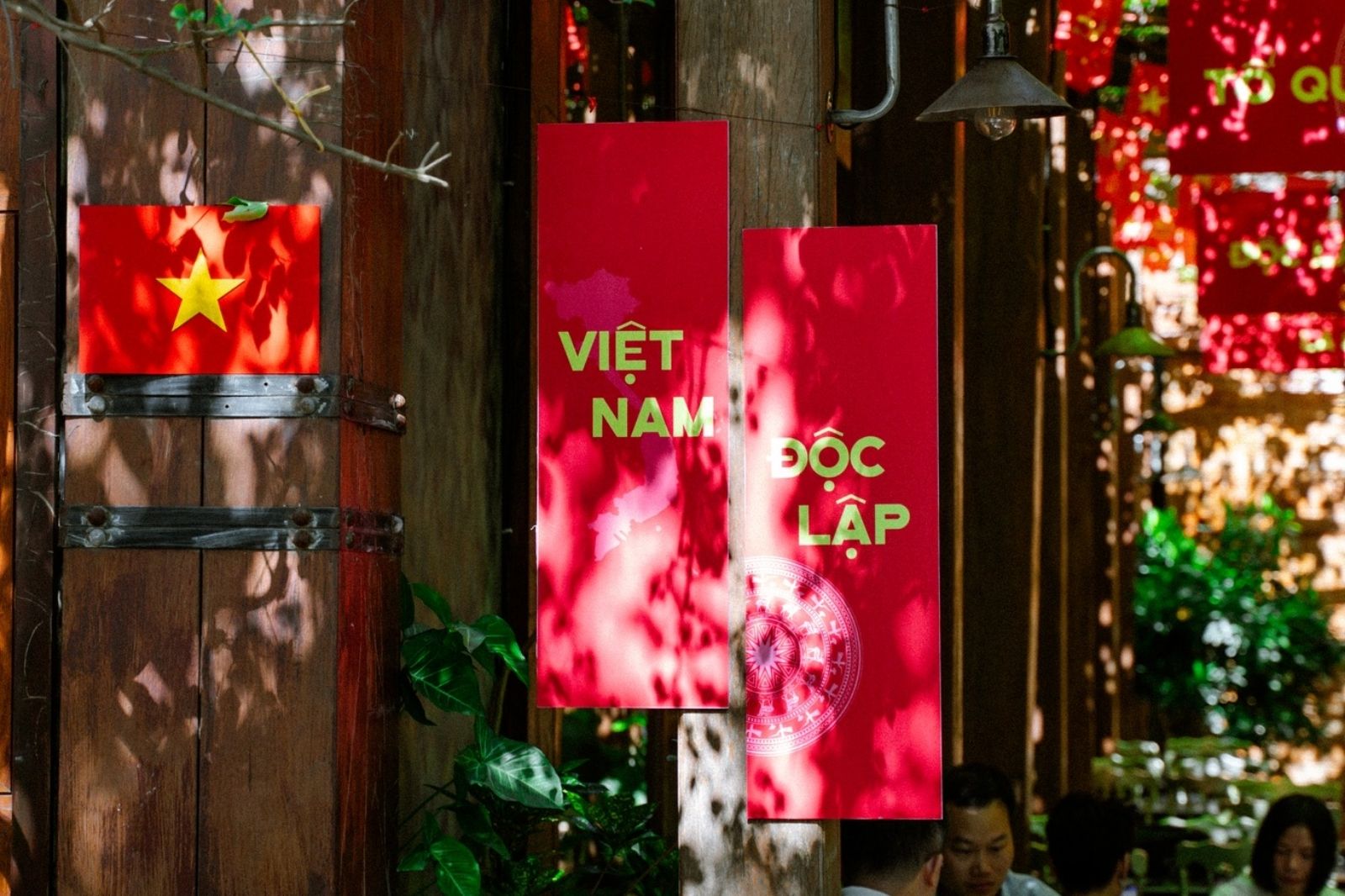 Check-in chào Quốc Khánh với "Việt Nam - Độc Lập"