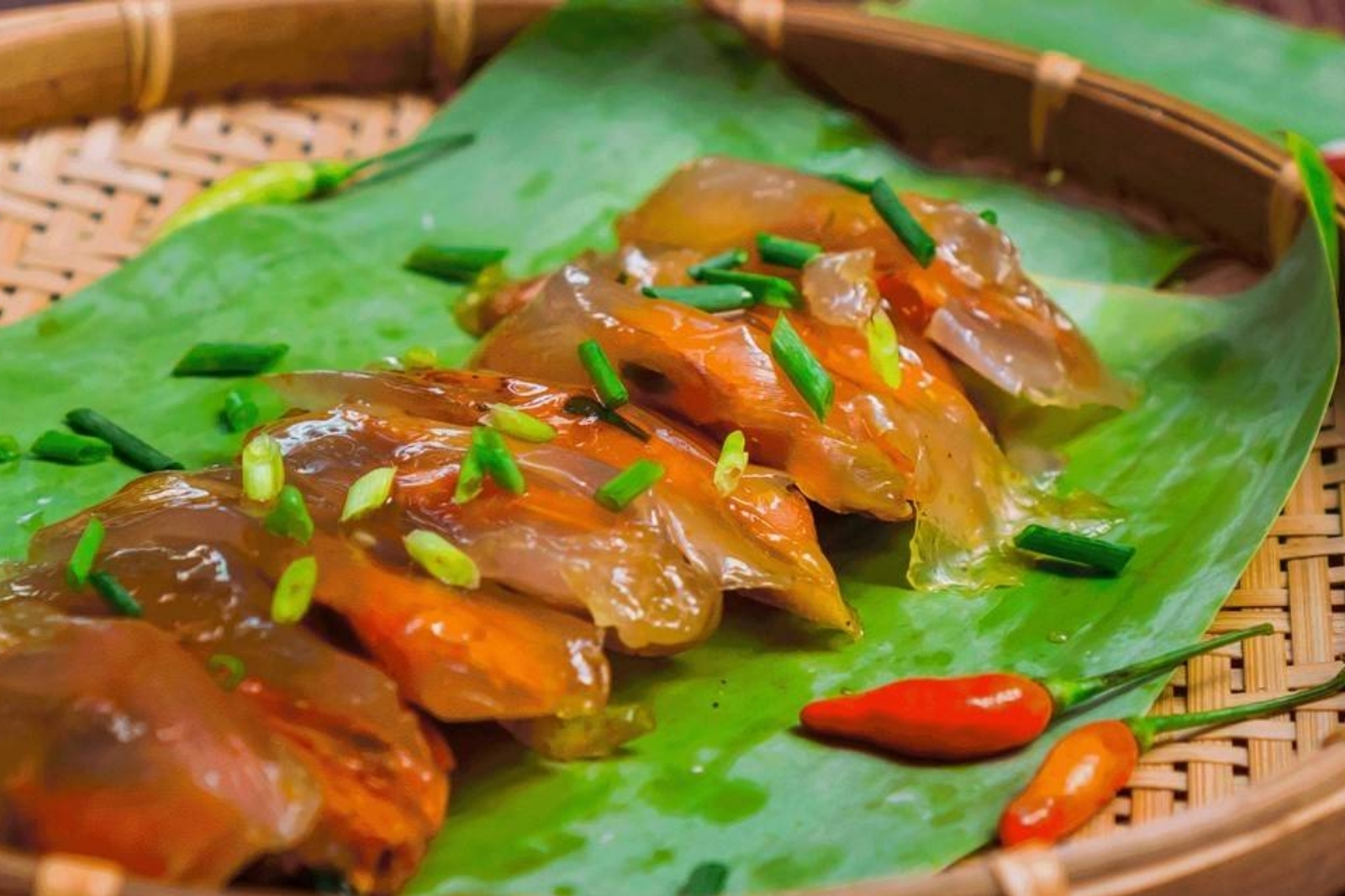 Đừng quên thử món bánh lọc Mỹ Chánh khi đến biển Mỹ Thủy